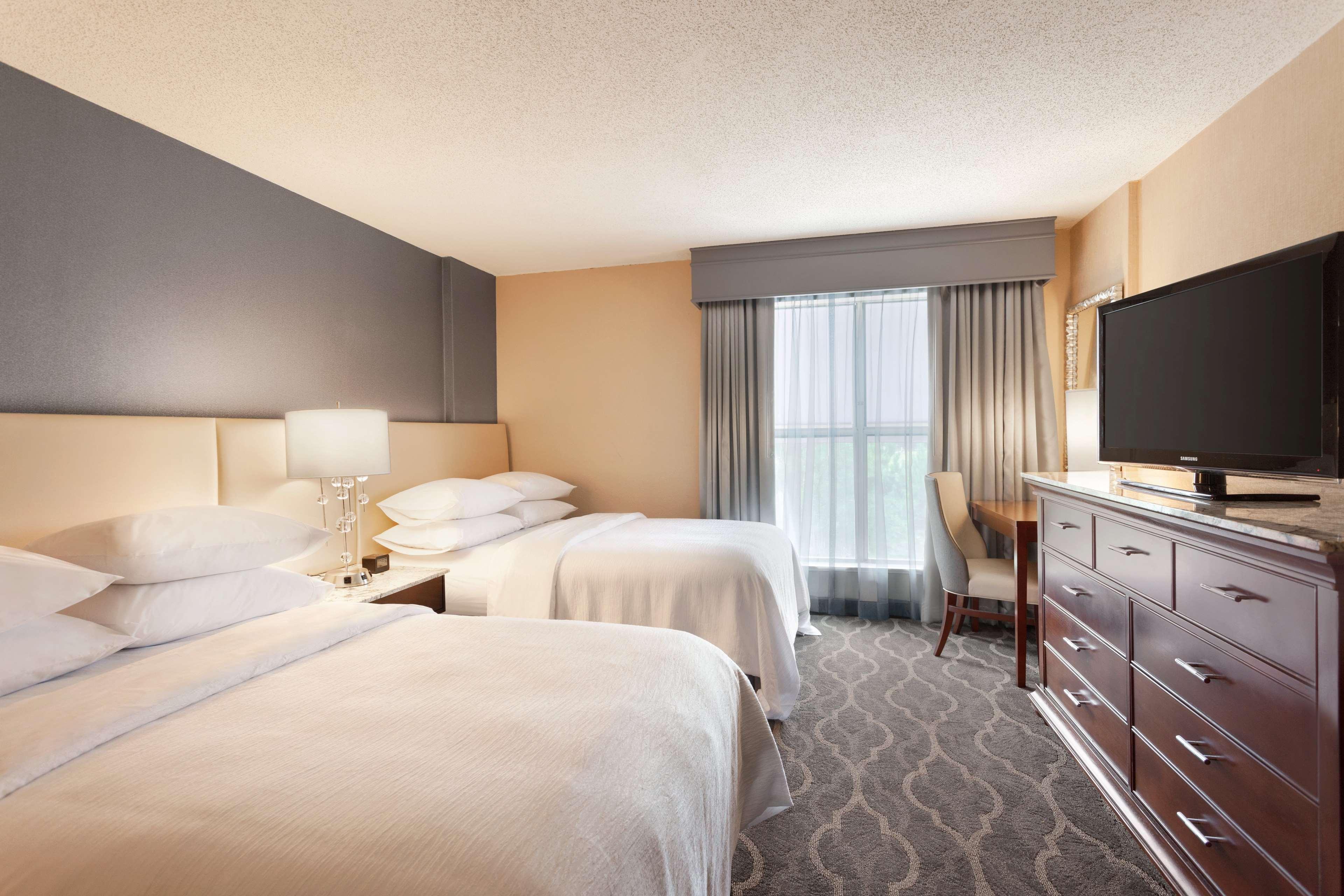 Embassy Suites By Hilton Atlanta Airport College Park Exteriör bild