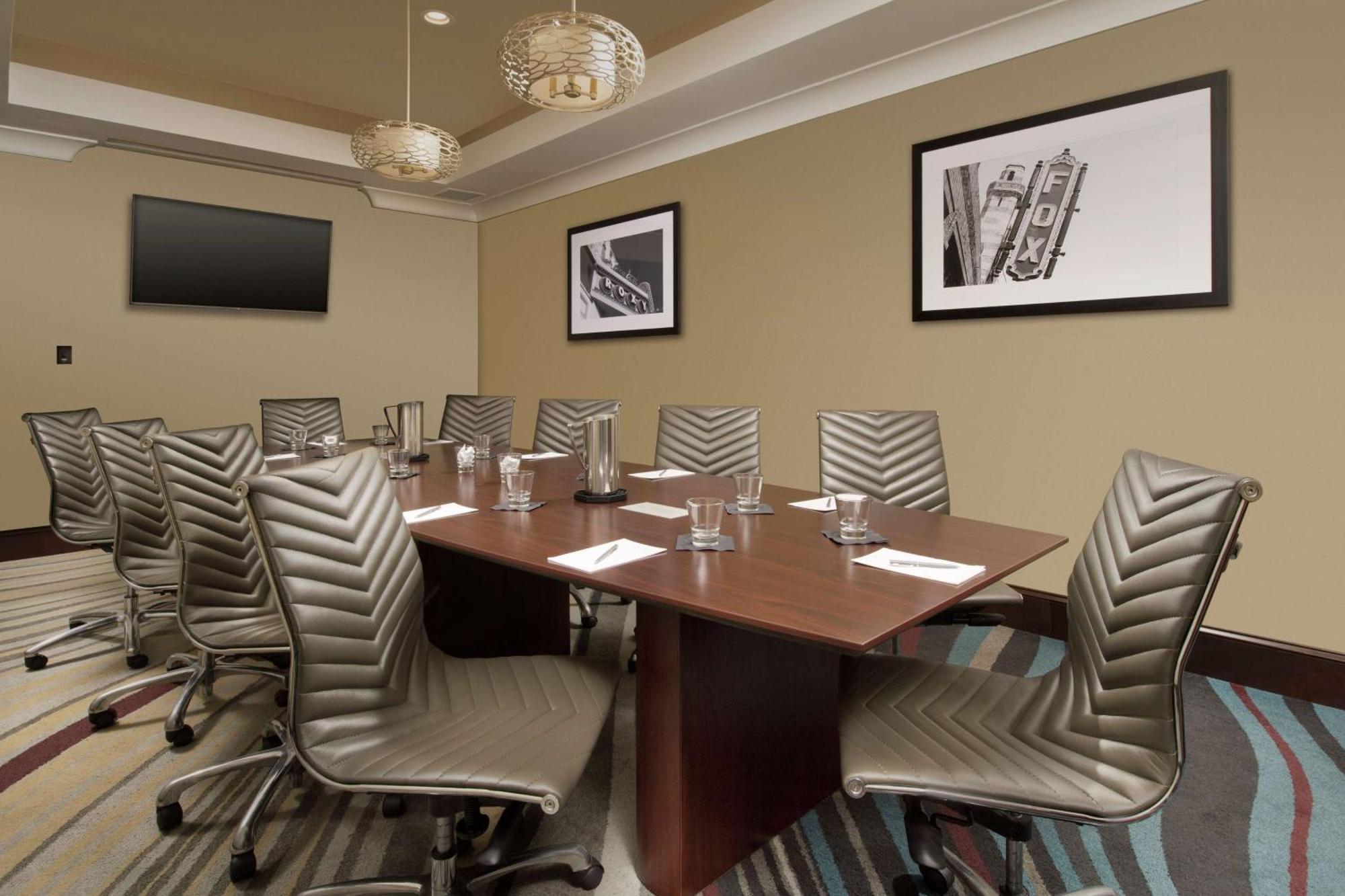 Embassy Suites By Hilton Atlanta Airport College Park Exteriör bild