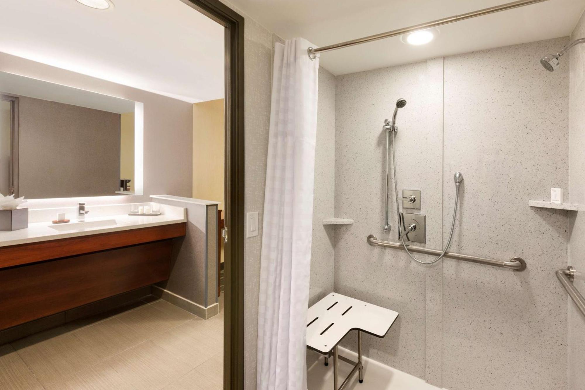 Embassy Suites By Hilton Atlanta Airport College Park Exteriör bild