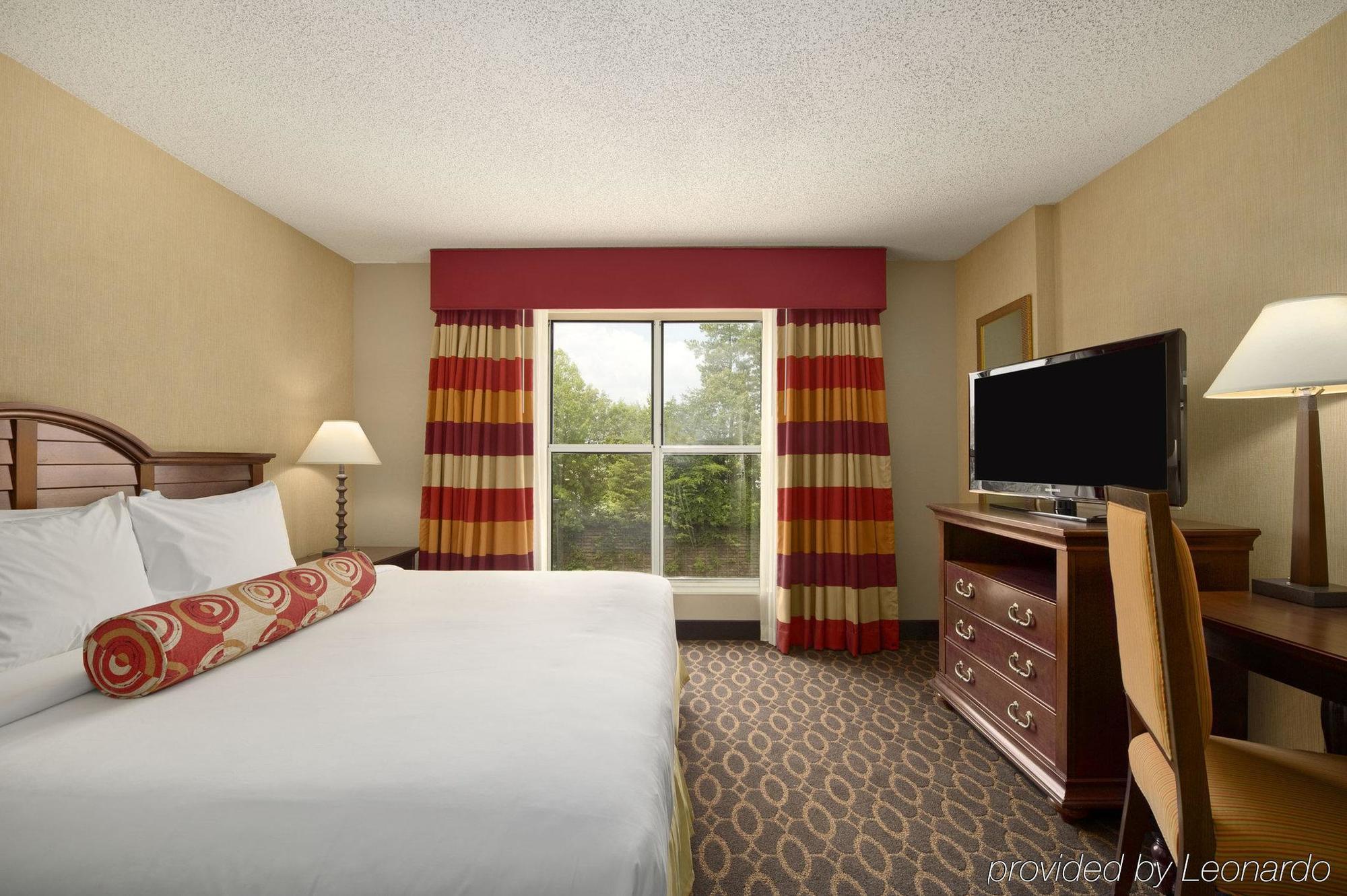 Embassy Suites By Hilton Atlanta Airport College Park Exteriör bild