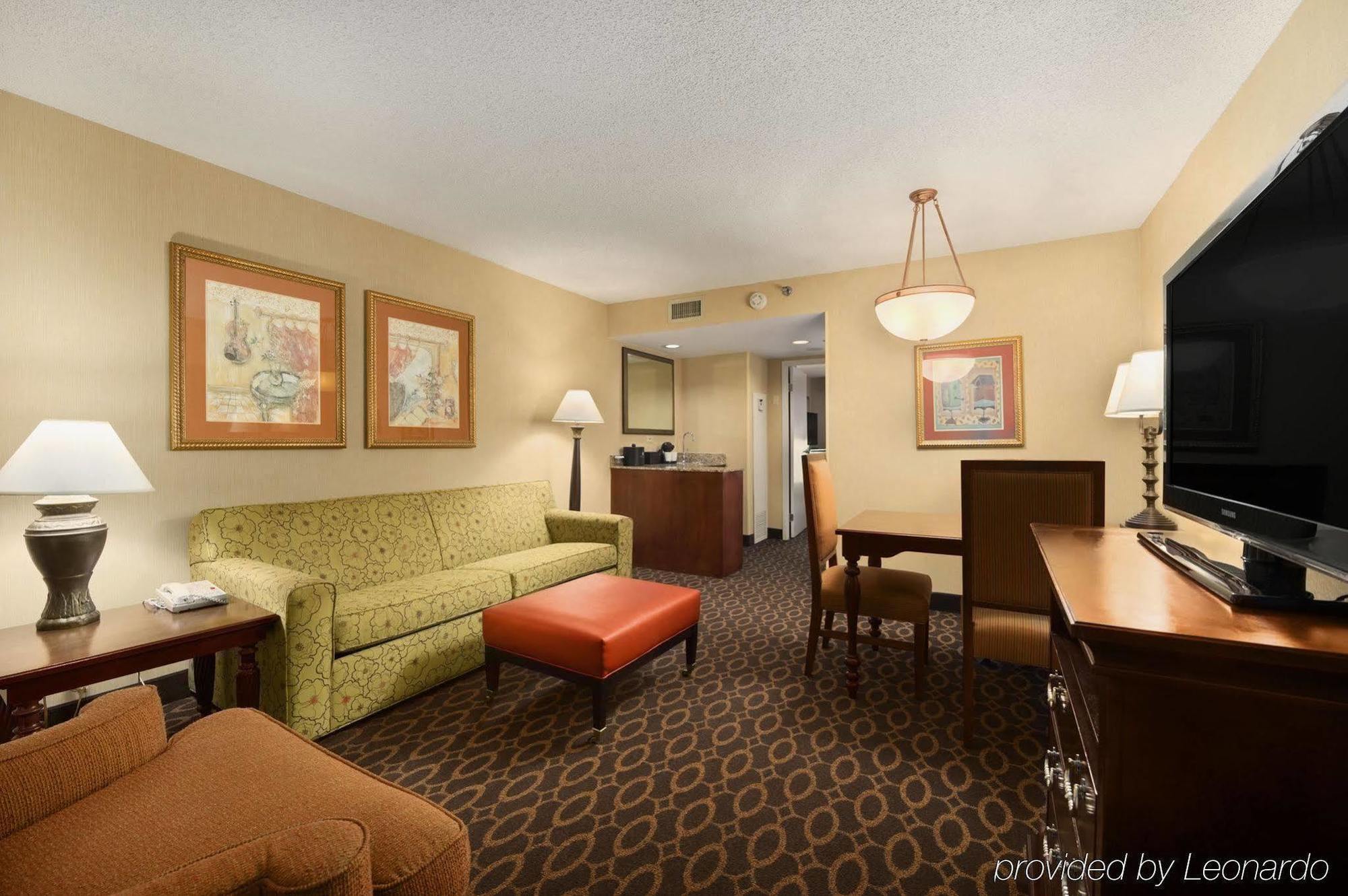 Embassy Suites By Hilton Atlanta Airport College Park Exteriör bild