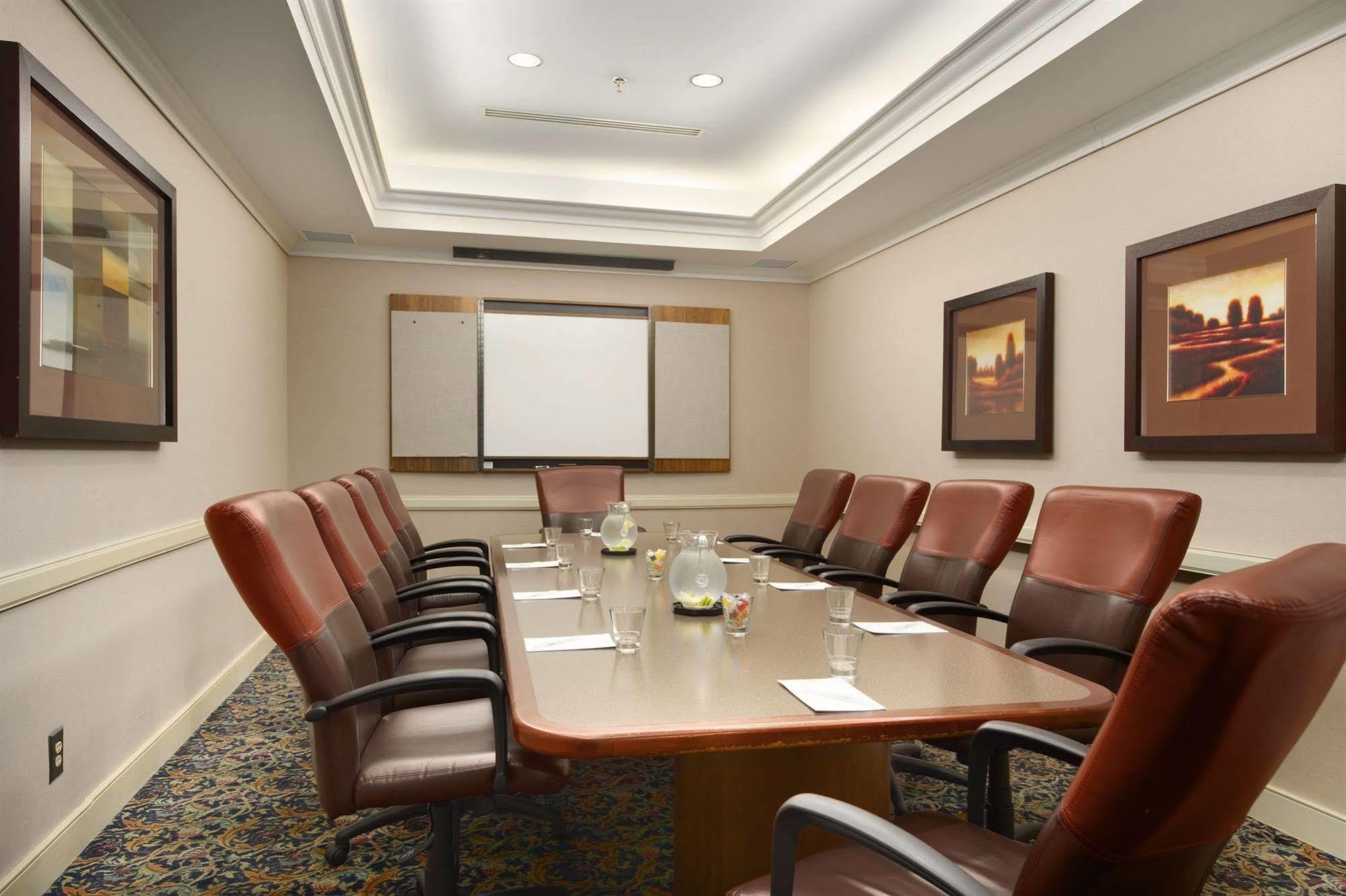 Embassy Suites By Hilton Atlanta Airport College Park Business bild